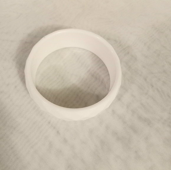 West Germany White Facet Cut White Bangle Lucite Bracelet LAST DAY - Picture 3 of 8